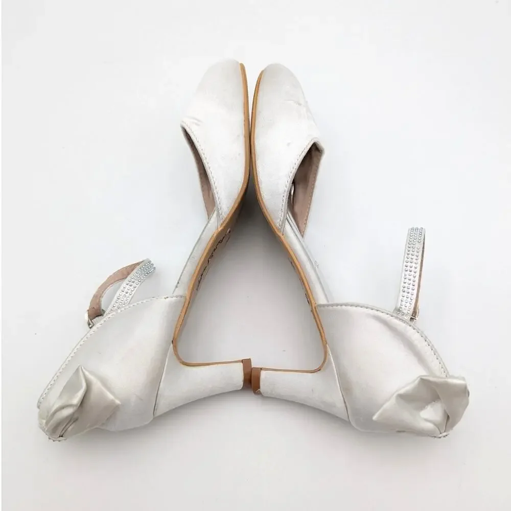 Badgley Mischka Slip-On Heel Dress Shoes Girls' White Satin Size US5